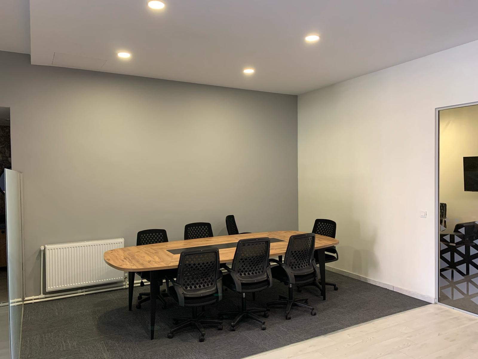 Pendik Gayrimenkul Danışmanı Kariyeri | Ekinox Prime Ekinox Prime ofis arşivindeki toplantı alanı